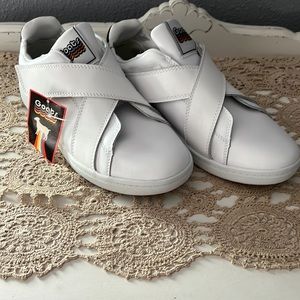GOATS Criss Cross Velcro Strap Athleisure Shoes